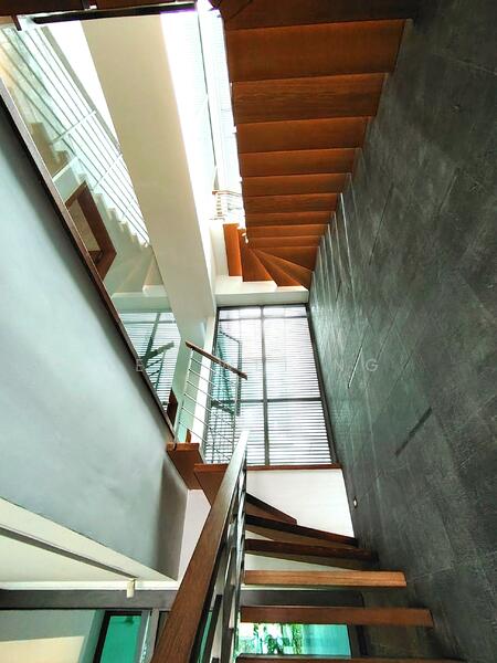 Holland Semi D CHEAP!! 1km Henry Park ☎️ 8321.8433, , 8 Bedrooms, 4,500 sqft, Semi-Detached House For Sale, by Yee Wei Ng, 25474926 - PropertyGuru.com.sg