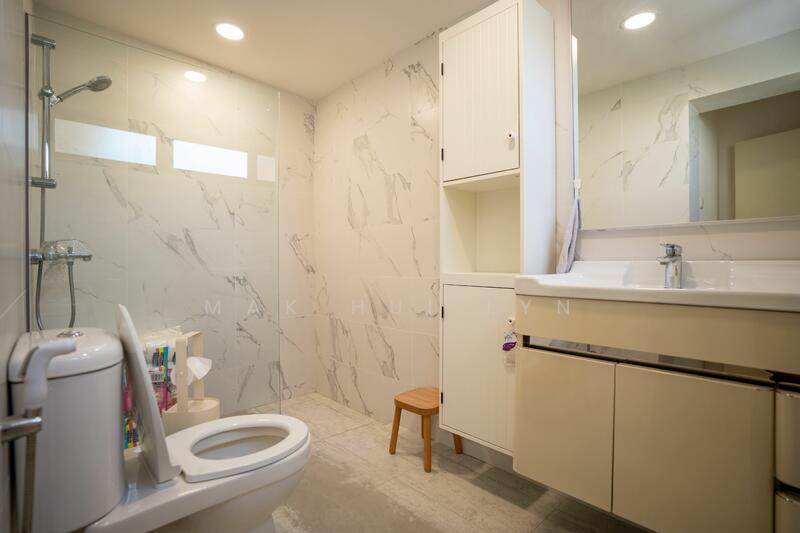 For Sale - ⭐️Star Buy!⭐️ 2 Storey Semi D in Kembangan Estate