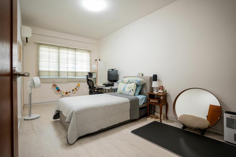 For Sale - ⭐️Star Buy!⭐️ 2 Storey Semi D in Kembangan Estate