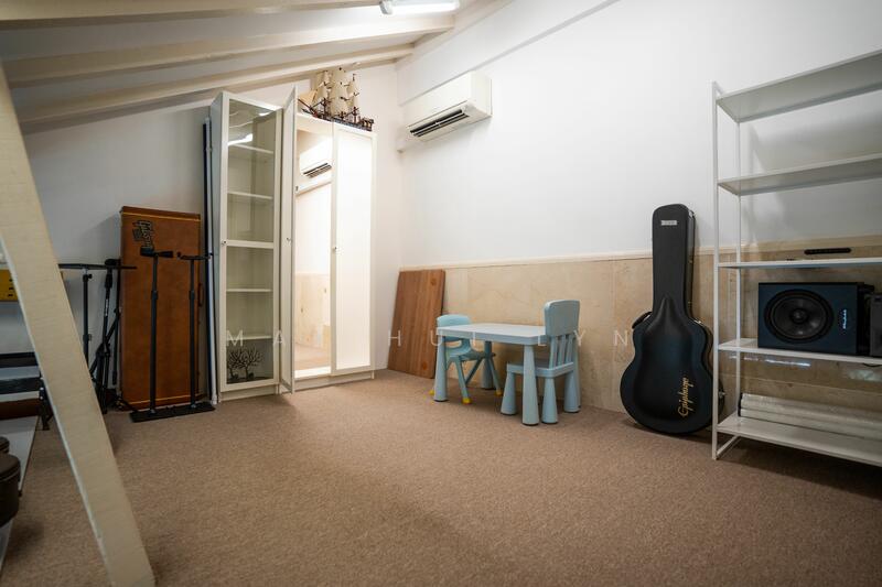 For Sale - ⭐️Star Buy!⭐️ 2 Storey Semi D in Kembangan Estate
