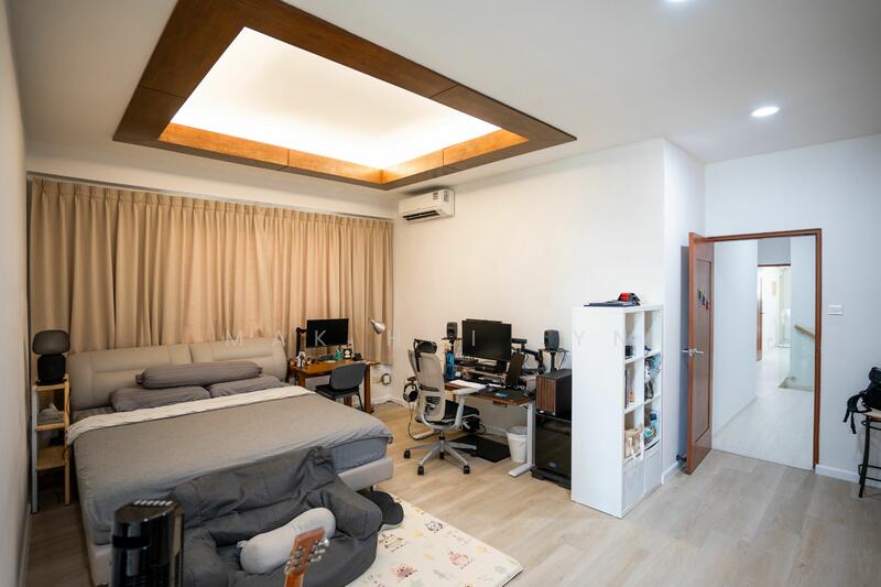 For Sale - ⭐️Star Buy!⭐️ 2 Storey Semi D in Kembangan Estate