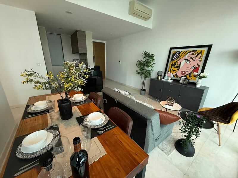 For Sale - 8 Saint Thomas