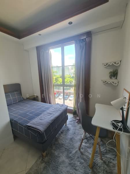 For Rent - Elias Green