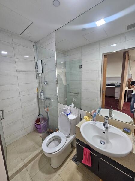 The Central, 6 Eu Tong Sen Street, 635 sqft, Office For Sale, by Julian Li, 25475645 - CommercialGuru.com.sg