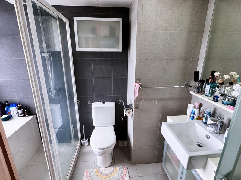 master room toilet