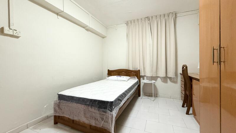 12 Holland Avenue, 12 Holland Avenue, Room Rental, 300 sqft, HDB Flat For Rent, by Ken Chiu 周吉烽, 25476199 - PropertyGuru.com.sg