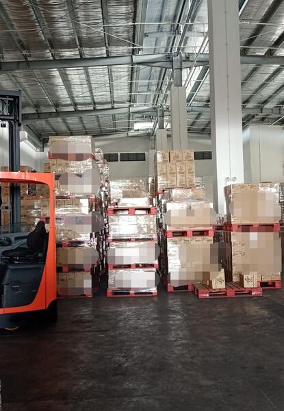 Ground floor Aircon warehouse immediate high ceiling high power docker leveller loading, Low$psf D22 Buroh Boon Lay Jurong Penjuru Tuas, 55,000 sqft, Warehouse For Rent, by Daniel Kam 甘囯財, 25476395 - CommercialGuru.com.sg