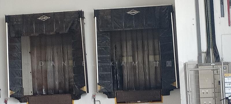 Ground floor Aircon warehouse immediate high ceiling high power docker leveller loading, Low$psf D22 Buroh Boon Lay Jurong Penjuru Tuas, 55,000 sqft, Warehouse For Rent, by Daniel Kam 甘囯財, 25476395 - CommercialGuru.com.sg