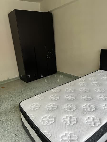 For Rent - 4 Queen's Road