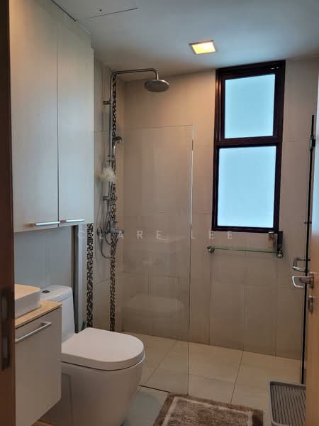 Varsity Park Condominium, 24 West Coast Road, 3 Bedrooms, 2,207 sqft, Condominium For Rent, by Clare Lee, 25478306 - Common Bathroom - PropertyGuru.com.sg
