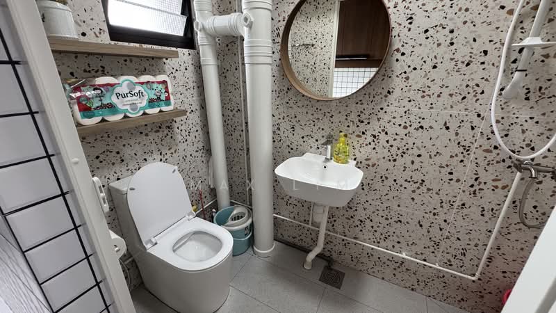 690D Choa Chu Kang Crescent, 690D Choa Chu Kang Crescent, Room Rental, 85 sqft, HDB Flat For Rent, by Max Lim, 25479272 - Bathroom - PropertyGuru.com.sg