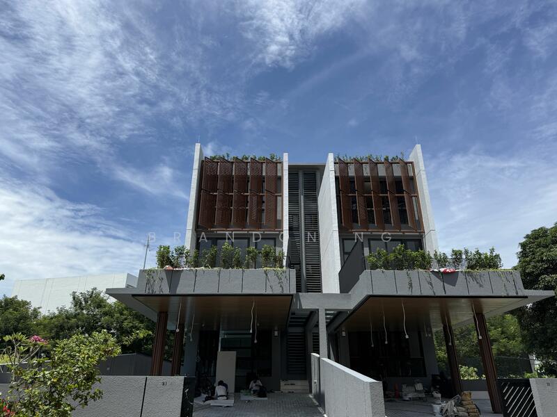 For Sale - ⭐️⭐️LANDED7772 @ BRAND NEW SEMI D NEAR DAKOTA MRT