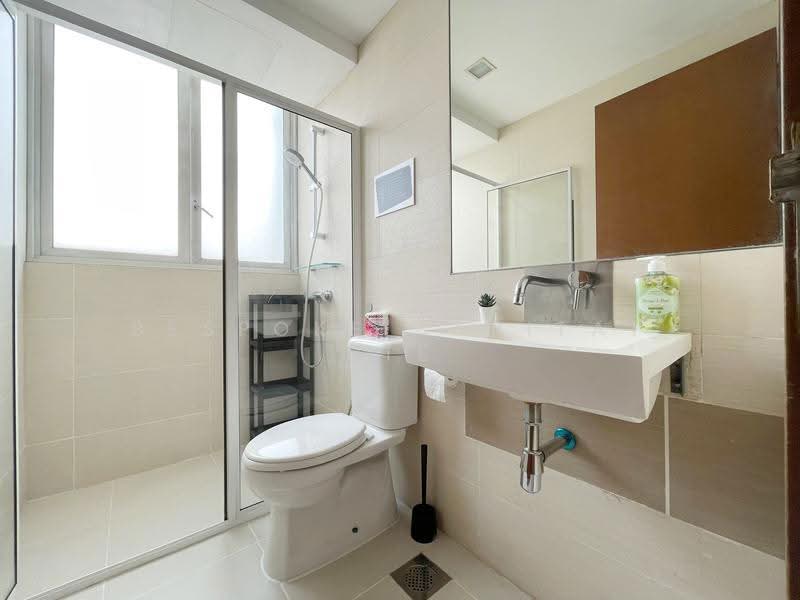 Citylights, 80 Jellicoe Road, Farrer Park / Serangoon Rd, Room Rental, 100 sqft, Condominium For Rent, by Bespoke Habitat Pte Ltd, 25481369 - 18-01 Common Bathroom - PropertyGuru.com.sg