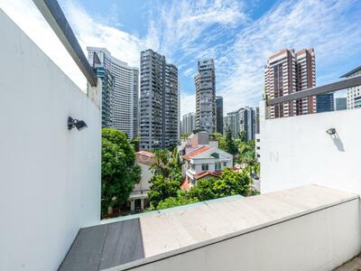 For Sale - ❤️Lovely Modern Terrace in Orchard. ☎️ Deon 97486339!❤️