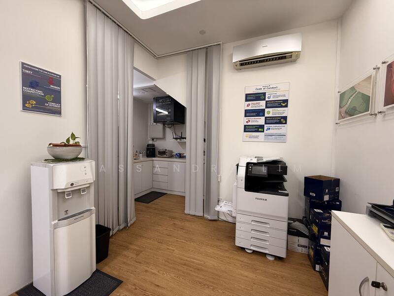 One Commonwealth, 1 Commonwealth Lane, 1,636 sqft, Light Industrial (B1) For Rent, by Cassandra Lim, 25482389 - CommercialGuru.com.sg