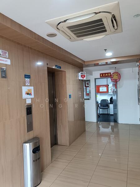 2211 sqft fitted unit in Hudson@5Harper next to Tai Seng MRT, Harper Road, 2,211 sqft, Light Industrial (B1) For Rent, by Chong Ming Siong Robin, 25482876 - Passenger lift lobby - CommercialGuru.com.sg