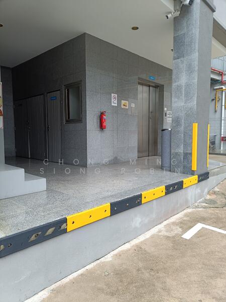 2211 sqft fitted unit in Hudson@5Harper next to Tai Seng MRT, Harper Road, 2,211 sqft, Light Industrial (B1) For Rent, by Chong Ming Siong Robin, 25482876 - Loading bay and goods lift - CommercialGuru.com.sg