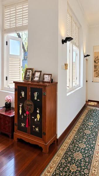 BEAUTIFULLY PRESERVED CAIRNHILL CONSERVATION HOME, Cairnhill, Emerald Hill, Saunders, Orchard / River Valley, 4 Bedrooms, 4,000 sqft, Terraced House For Sale, by Deon Tan, 25483187 - Interior - PropertyGuru.com.sg