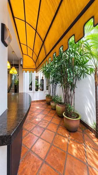 BEAUTIFULLY PRESERVED CAIRNHILL CONSERVATION HOME, Cairnhill, Emerald Hill, Saunders, Orchard / River Valley, 4 Bedrooms, 4,000 sqft, Terraced House For Sale, by Deon Tan, 25483187 - Exterior - PropertyGuru.com.sg