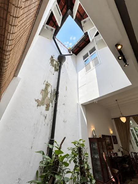 BEAUTIFULLY PRESERVED CAIRNHILL CONSERVATION HOME, Cairnhill, Emerald Hill, Saunders, Orchard / River Valley, 4 Bedrooms, 4,000 sqft, Terraced House For Sale, by Deon Tan, 25483187 - Interior - PropertyGuru.com.sg