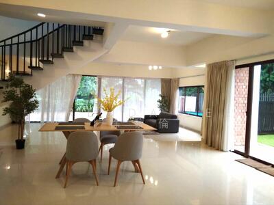 For Rent - Detached Home in Greenleaf Place