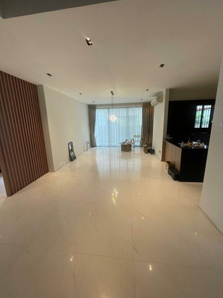 185 Meyer Road Near NEW Reno Semi D Nice Field 8 rooms Mansion, Meyer Road, 6 Bedrooms, 4,000 sqft, Semi-Detached House For Rent, by Gary Lee, 25484311 - PropertyGuru.com.sg