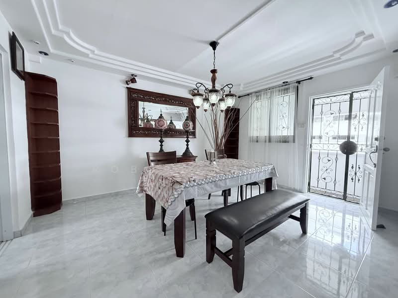 For Sale - 824 Jurong West Street 81