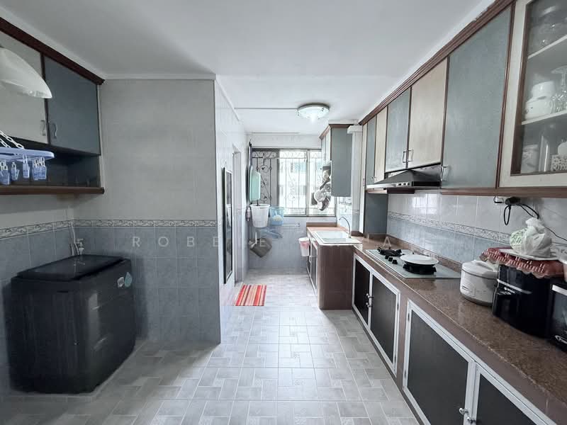 For Sale - 824 Jurong West Street 81