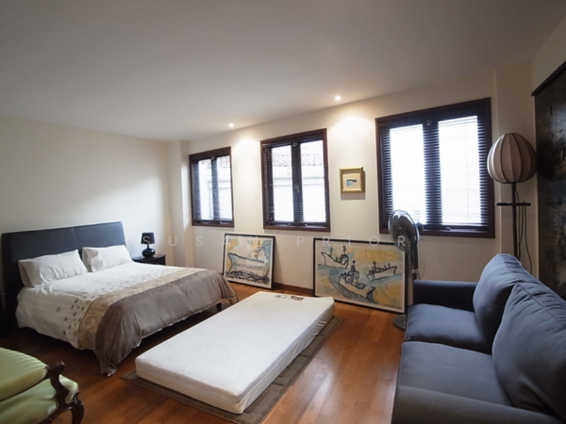 For Sale - Rare Mansion 6200 sf Spottiswoode / Carpark