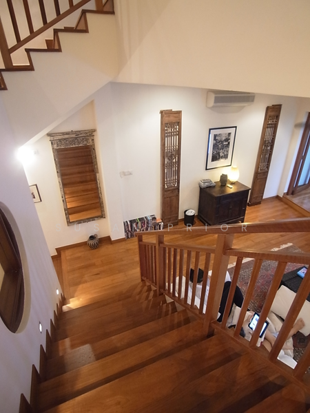 For Sale - Rare Mansion 6200 sf Spottiswoode / Carpark