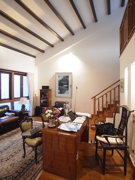 For Sale - Rare Mansion 6200 sf Spottiswoode / Carpark