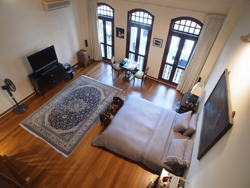 For Sale - Rare Mansion 6200 sf Spottiswoode / Carpark