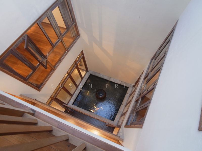 For Sale - Rare Mansion 6200 sf Spottiswoode / Carpark