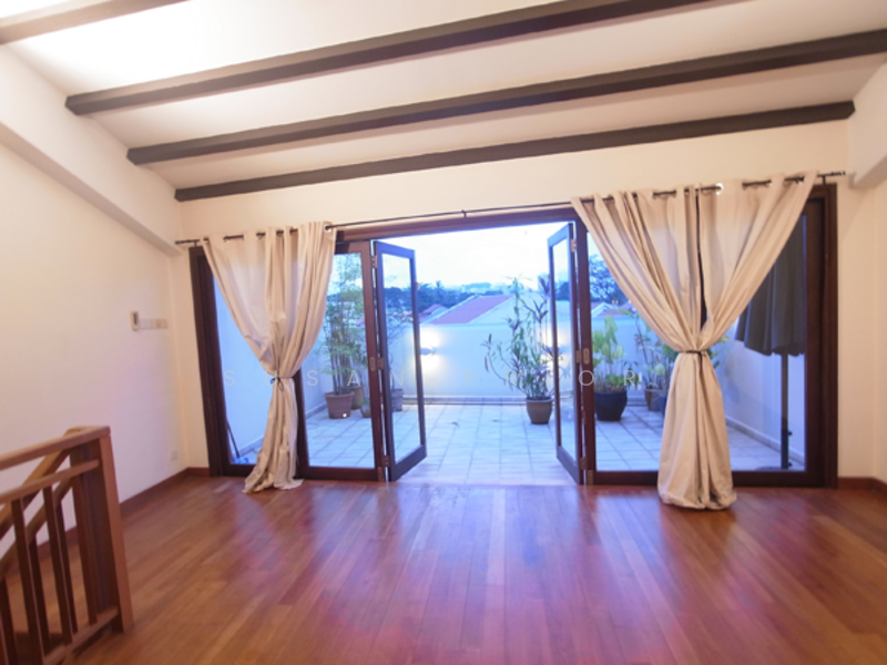 For Sale - Rare Mansion 6200 sf Spottiswoode / Carpark