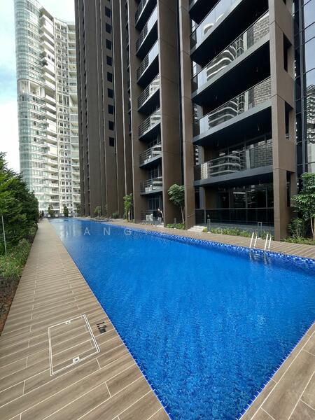 Direct access to swimming pool 