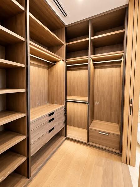 Walk-In Wardrobe