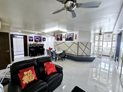 For Sale - Villa De West