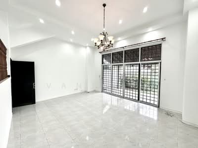 For Rent - Loyang Villas