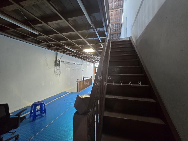 Rowell Road, Rowell Road, 1,079 sqft, Shop / Shophouse For Sale, by Raama Subramaniyan, 25490194 - Stairs - CommercialGuru.com.sg