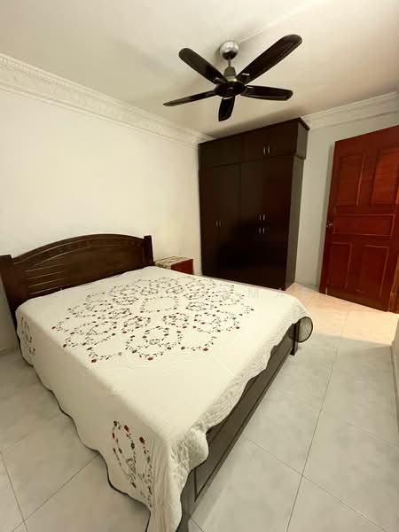 256 Bukit Batok East Avenue 4, 256 Bukit Batok East Avenue 4, 2 Bedrooms, 742 sqft, HDB Flat For Rent, by Idayu Jumari, 25490602 - PropertyGuru.com.sg