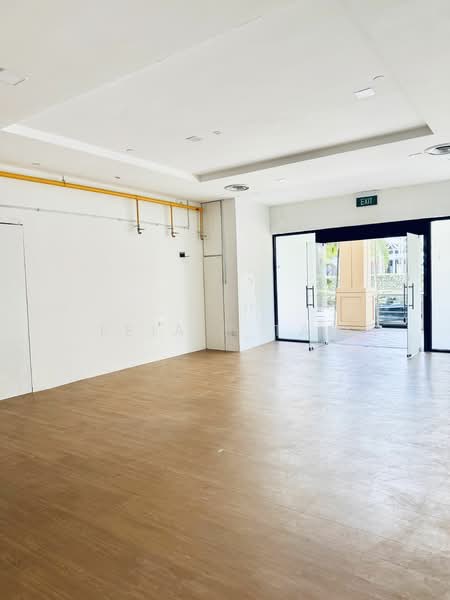 The Riverside Piazza, 11 Keng Cheow Street, 764 sqft, Other Retail For Rent, by Leia E Tan, 25490696 - CommercialGuru.com.sg