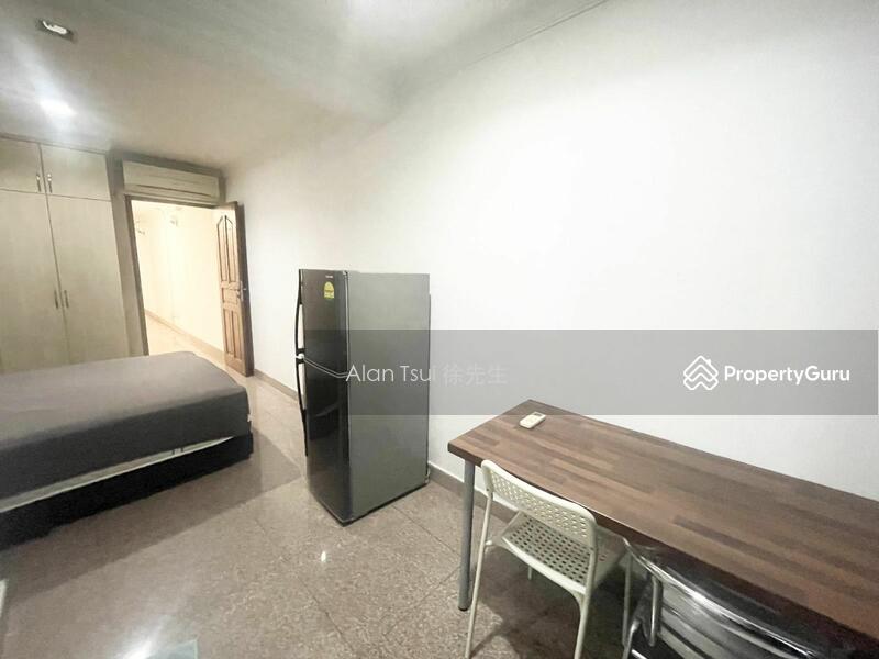 For Rent - Master Bedroom @ Sixth Ave MRT