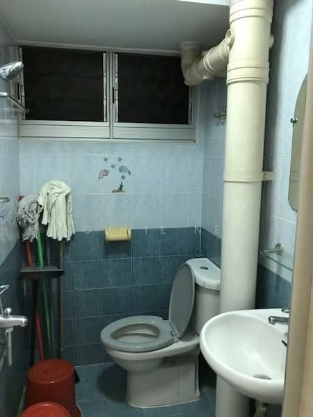 377 Clementi Avenue 5, 377 Clementi Avenue 5, Room Rental, 200 sqft, HDB Flat For Rent, by Ronnie Neo, 25490945 - PropertyGuru.com.sg