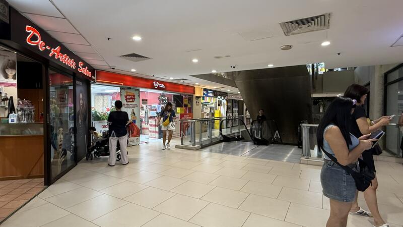 Lucky Plaza, 304 Orchard Road, 382 sqft, Mall Shop For Rent, by Alvin Chua, 25491282 - CommercialGuru.com.sg