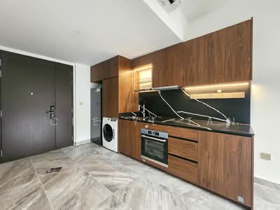 For Rent - The Commodore