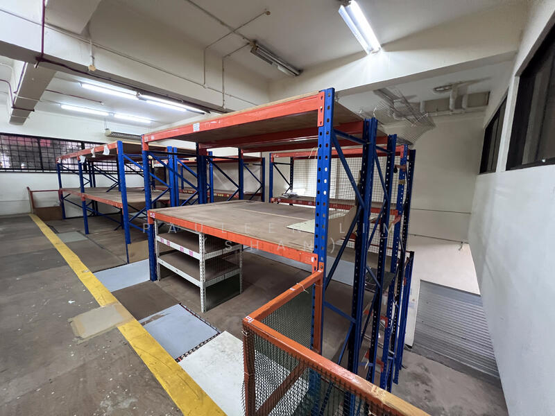 Henderson Industrial Park, CHEAP! Ground floor @ $2psf. Where to find!, 4,300 sqft, Light Industrial (B1) For Rent, by Pauleen Lim, 25491692 - CommercialGuru.com.sg