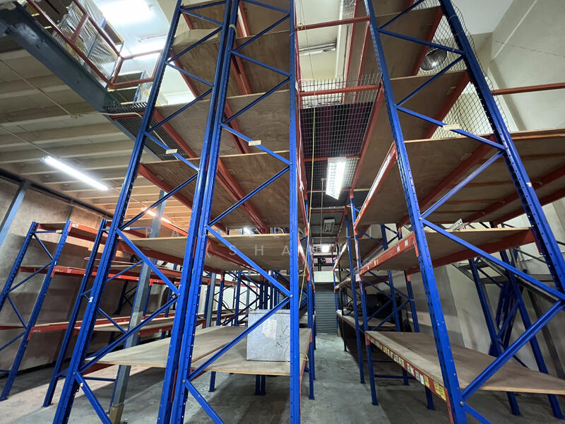 Henderson Industrial Park, CHEAP! Ground floor @ $2psf. Where to find!, 4,300 sqft, Light Industrial (B1) For Rent, by Pauleen Lim, 25491692 - CommercialGuru.com.sg