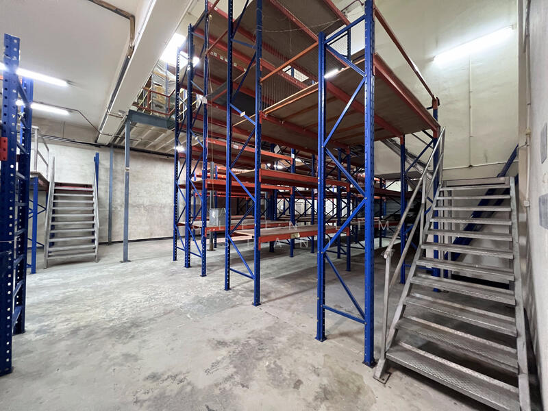 Henderson Industrial Park, CHEAP! Ground floor @ $2psf. Where to find!, 4,300 sqft, Light Industrial (B1) For Rent, by Pauleen Lim, 25491692 - CommercialGuru.com.sg