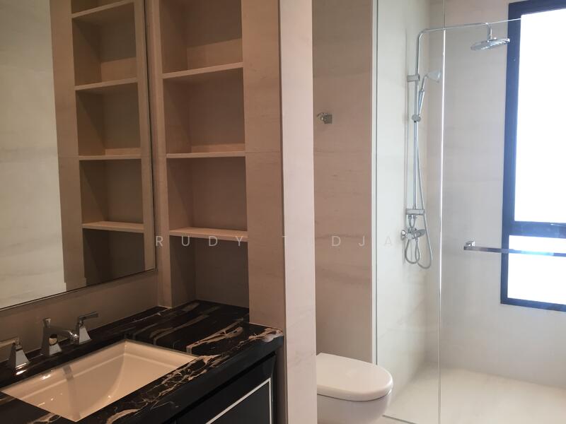 junior master ensuite bathroom