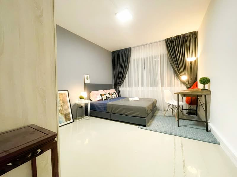 For Rent - Lucky Plaza